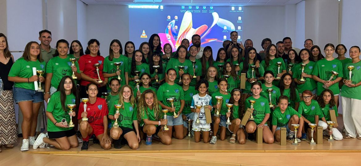 foto-entrega-premios-ud-playas-de-malaga-fs-femenino